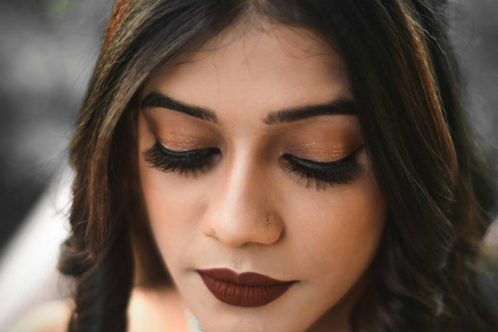 Bold Glam Makeup: 7 Proven Tips to Avoid Costly Red Carpet Mistakes