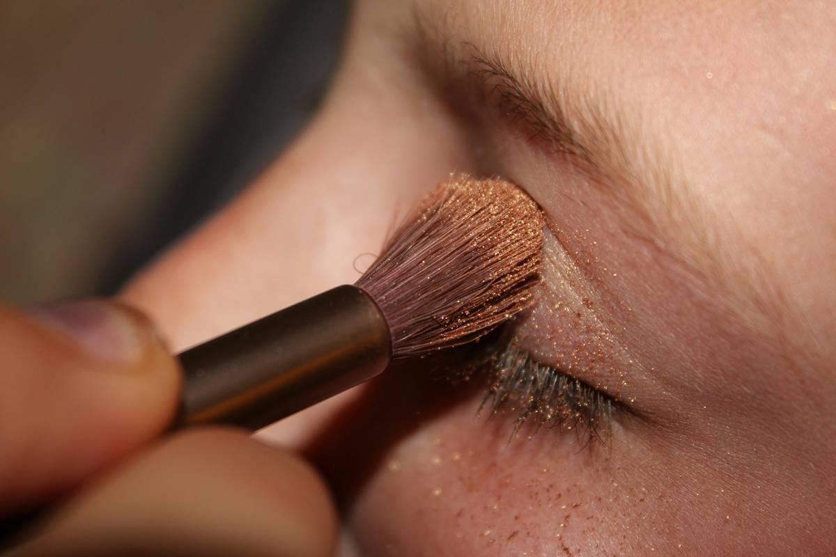 Luxury Makeup Look: 7 Proven Secrets to Avoid Costly Red Carpet Mistakes